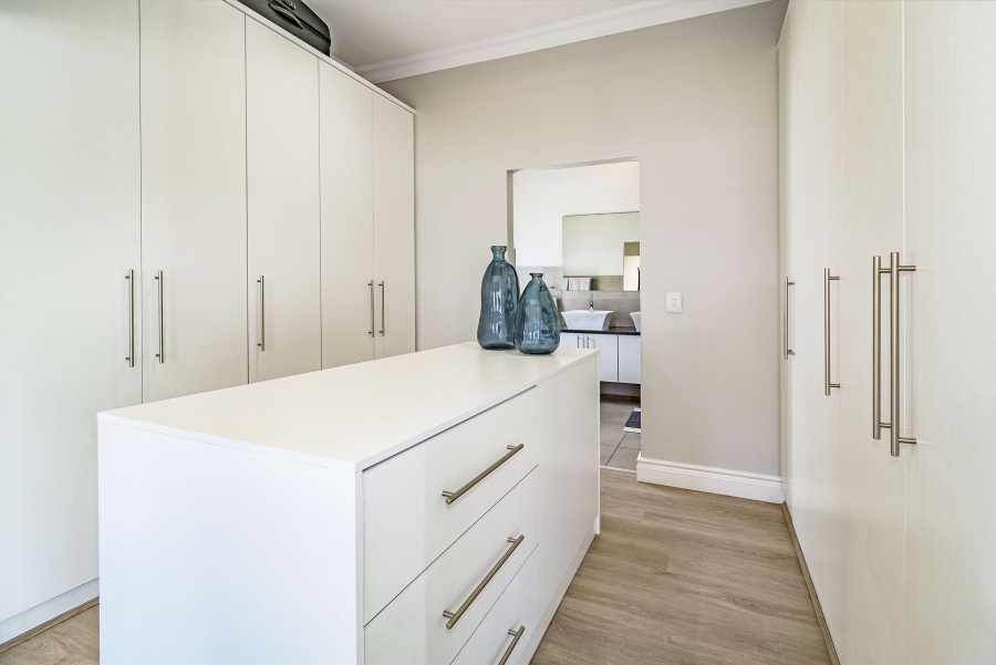 To Let 4 Bedroom Property for Rent in Croydon Olive Estate Western Cape